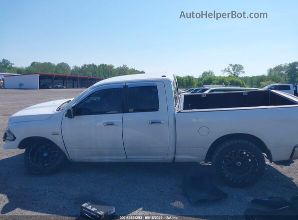 1C6RR6GT5GS143855 2016 RAM 1500 White 360 interior view