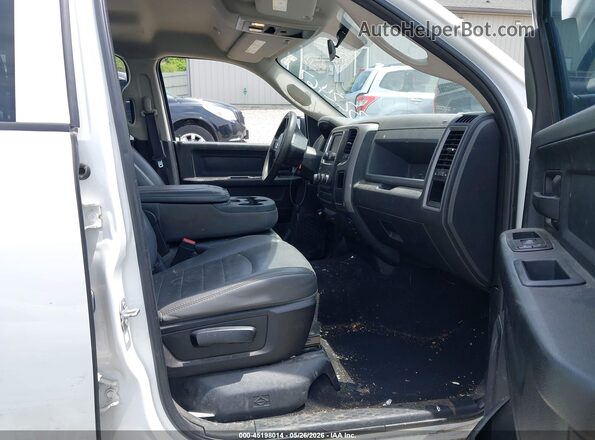 1C6RR6KG2JS322467 2018 RAM 1500 White Front interior view
