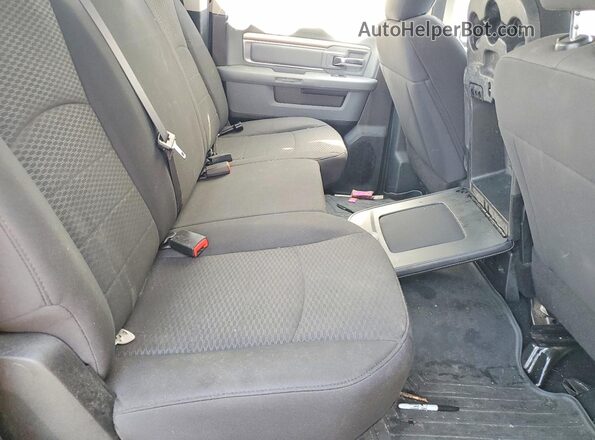 1C6RR6LT1KS697800 2019 DODGE RAM Red Widok tylnych siedzeń