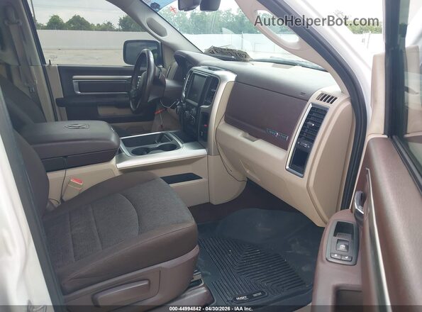 1C6RR6LT8GS159716 2016 RAM 1500 White Front interior view