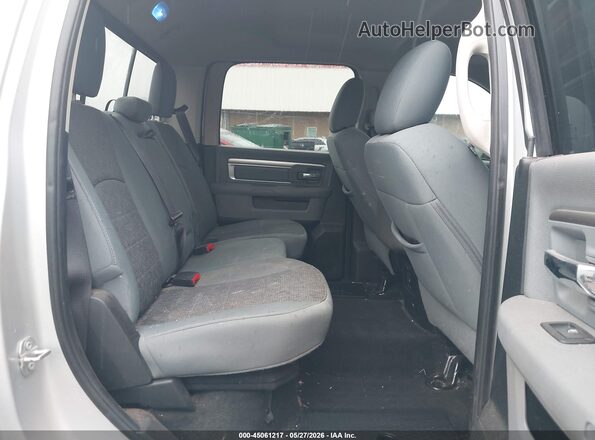 1C6RR6LTXHS542946 2017 RAM 1500 Silver VIN կոդի պիտակի տեսք