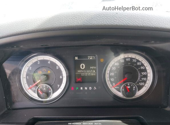 1C6RR7FG1JS247874 2018 RAM 1500 Gray Vista de los asientos traseros