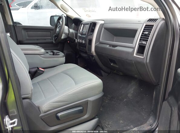 1C6RR7FG3HS732592 2017 RAM 1500 Gray Vista interior delantera