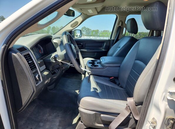 1C6RR7FG8JS329097 2018 RAM 1500 White Vista interior delantera