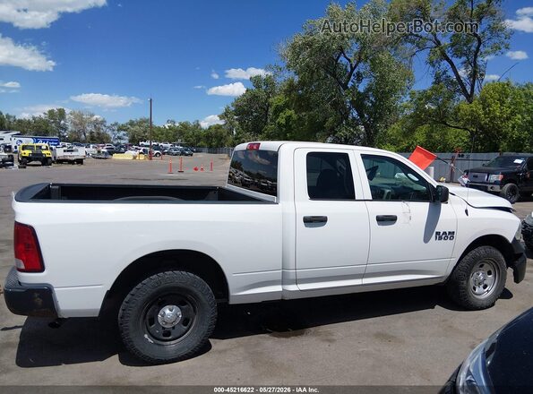 1C6RR7FG9JS218896 2018 RAM 1500 White Rear interior view