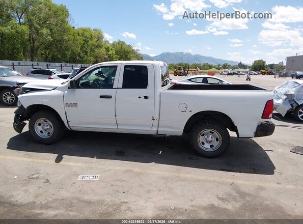 1C6RR7FG9JS218896 2018 RAM 1500 White 360 interior view
