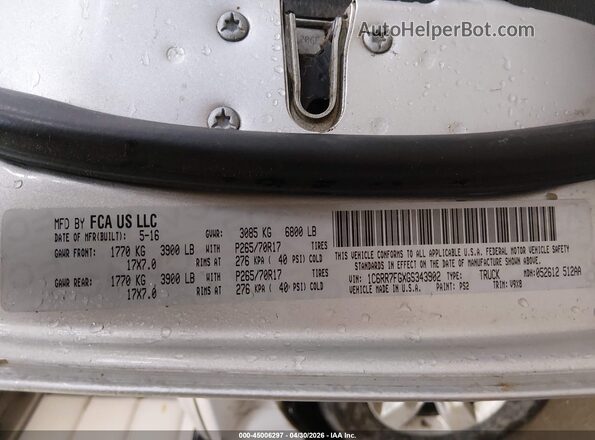 1C6RR7FGXGS343902 2016 RAM 1500 Silver Շարժիչի բաժամունքի տեսք