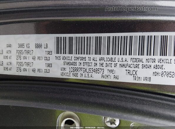 1C6RR7FGXJS348573 2018 RAM 1500 Gray Вид підкапотного простору