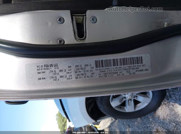 1C6RR7FM4GS322808 2016 RAM 1500 Silver Շարժիչի բաժամունքի տեսք