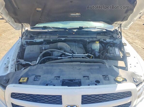 1C6RR7FT1GS295381 2016 RAM 1500 White Vista interior trasera