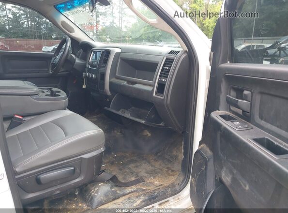1C6RR7FT4GS337221 2016 RAM 1500 Белый Вид салона спереди
