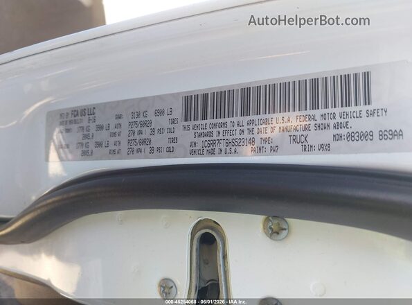 1C6RR7FT6HS523148 2017 RAM 1500 White Engine compartment view