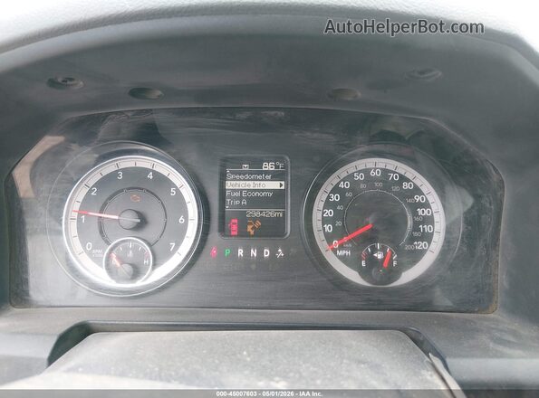 1C6RR7FT8GS230463 2016 RAM 1500 Silver Вид задніх сидінь