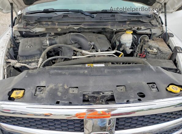 1C6RR7FT9JS231628 2018 RAM 1500 White 