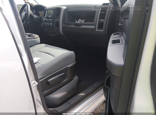 1C6RR7FTXHS729136 2017 RAM 1500 Silver Սալոնի դիմացի տեսք