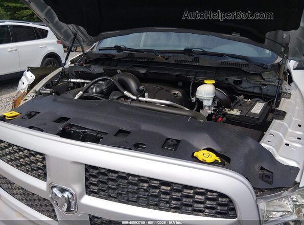 1C6RR7FTXHS729136 2017 RAM 1500 Silver Հետևի տեսք