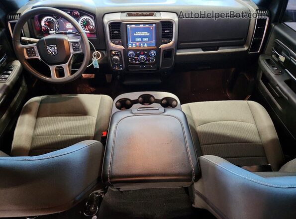 1C6RR7GG7MS506211 2021 RAM 1500 Black Widok deski rozdzielczej