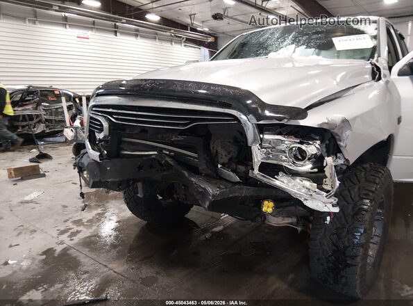 1C6RR7GT2HS503557 2017 RAM 1500 Silver Вид спереду