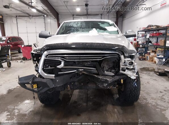 1C6RR7GT2HS503557 2017 RAM 1500 Silver Вид щитка приладів