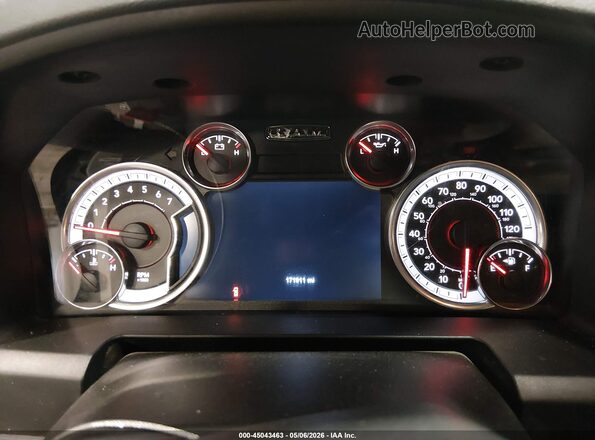 1C6RR7GT2HS503557 2017 RAM 1500 Silver Вид задніх сидінь