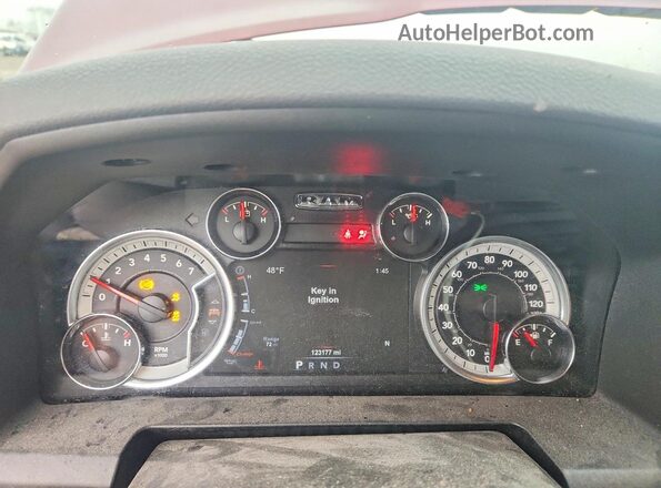 1C6RR7GT2JS115363 2018 RAM 1500 Maroon 