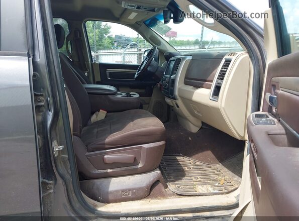 1C6RR7GT4GS324144 2016 RAM 1500 Black Front interior view