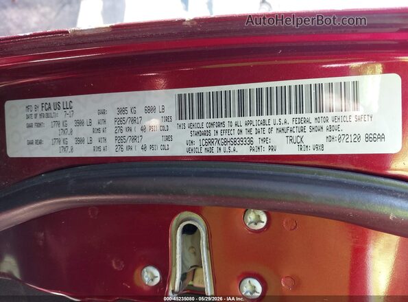 1C6RR7KG8HS839336 2017 RAM 1500 Burgundy Vista del compartimento del motor