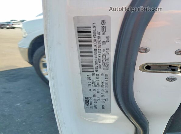 1C6RR7KT5KS599005 2019 RAM 1500 White Engine compartment view