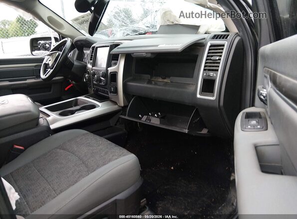 1C6RR7LG0GS273329 2016 RAM 1500 Черный Вид салона спереди