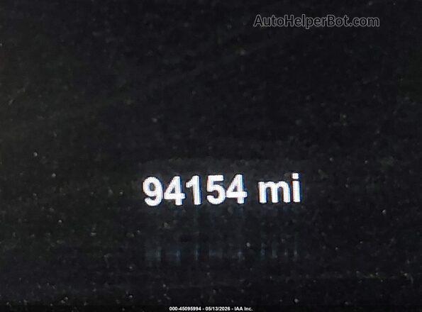 1C6RR7LG6JS222702 2018 RAM 1500 Red Widok tylnych siedzeń