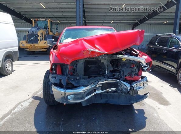 1C6RR7LG6JS222702 2018 RAM 1500 Red Widok wnętrza z tyłu