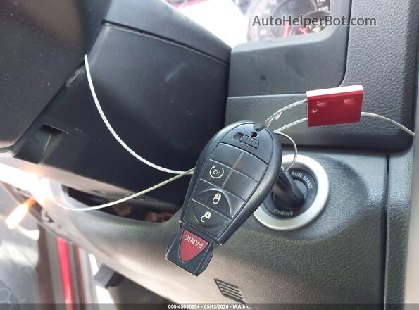 1C6RR7LG6JS222702 2018 RAM 1500 Red Widok deski rozdzielczej