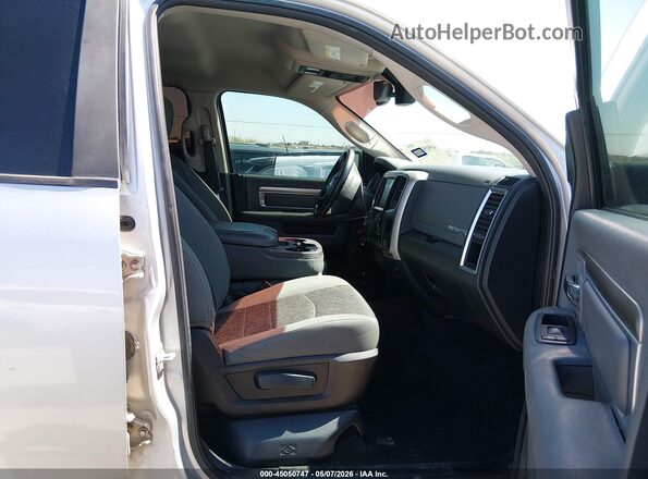 1C6RR7LM9GS174286 2016 RAM 1500 Silver Front interior view