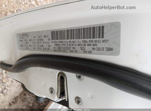 1C6RR7LT3JS156137 2018 RAM 1500 White Вид підкапотного простору