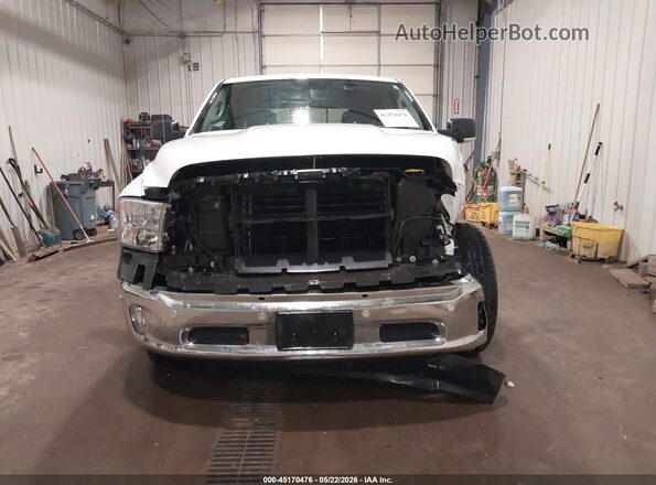 1C6RR7LT3JS257372 2018 RAM 1500 White უკანა სალონის ხედი
