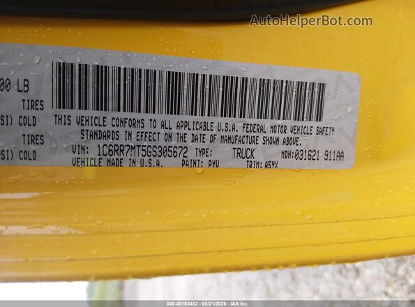 1C6RR7MT5GS305672 2016 RAM 1500 Yellow ძრავის განყოფილების ხედი