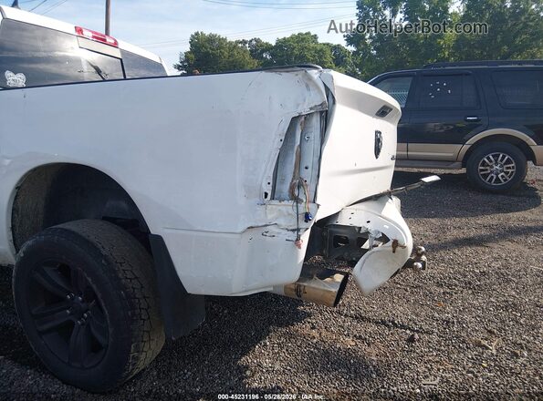 1C6RR7MT9JS277124 2018 RAM 1500 White Widok z przodu