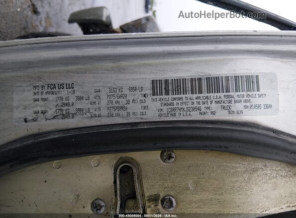 1C6RR7NMXJS230546 2018 RAM 1500 Серебряный Вид подкапотного пространства