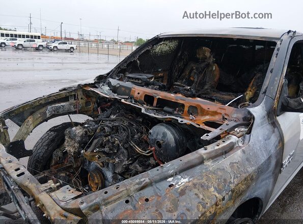 1C6RR7NMXJS230546 2018 RAM 1500 Серебряный Вид щитка приборов