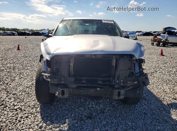 1C6RR7NT0JS208837 2018 RAM 1500 Silver Front view