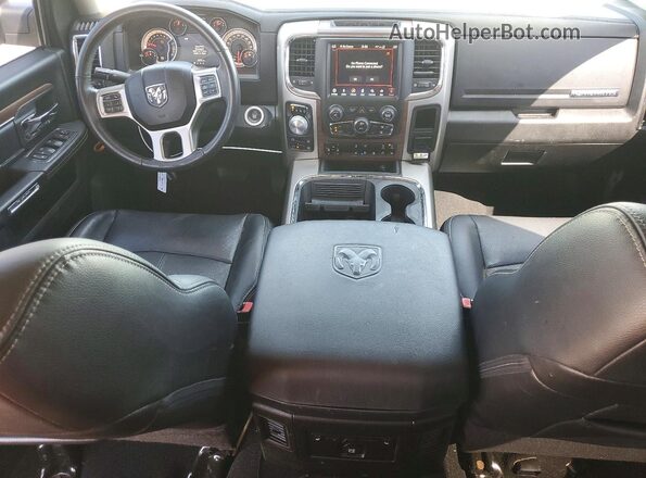 1C6RR7NT0JS208837 2018 RAM 1500 Silver Dashboard view