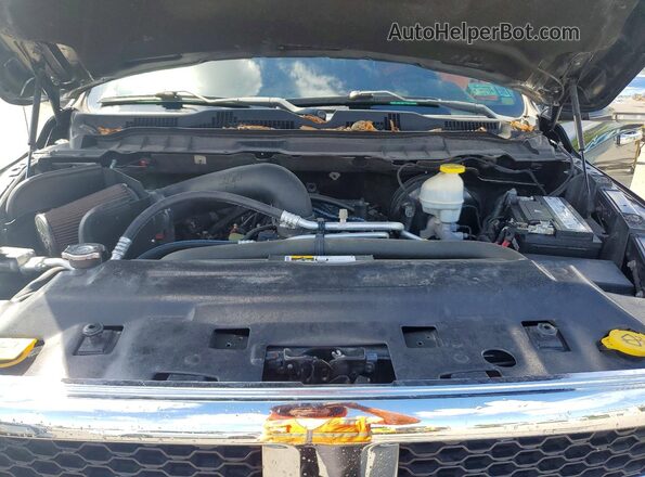 1C6RR7NT4JS148898 2018 RAM 1500 Black Vista interior trasera