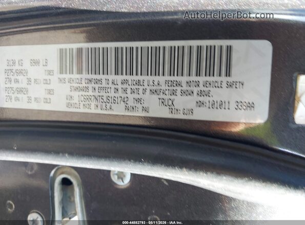 1C6RR7NT5JS161742 2018 RAM 1500 Gray Շարժիչի բաժամունքի տեսք