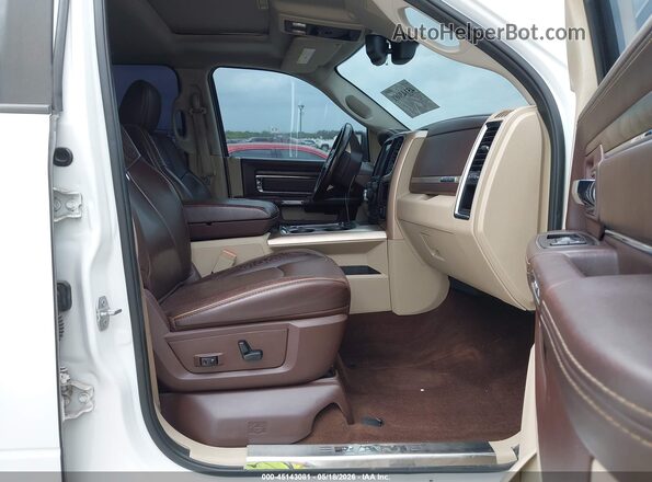 1C6RR7PM2GS167299 2016 RAM 1500 Белый Вид салона спереди