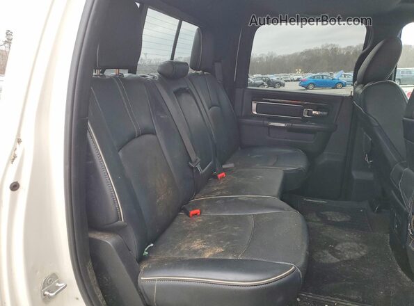 1C6RR7PT9JS272467 2018 RAM 1500 White 