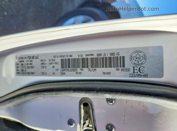 1C6RR7SMXJS298351 2018 DODGE RAM Белый Вид подкапотного пространства