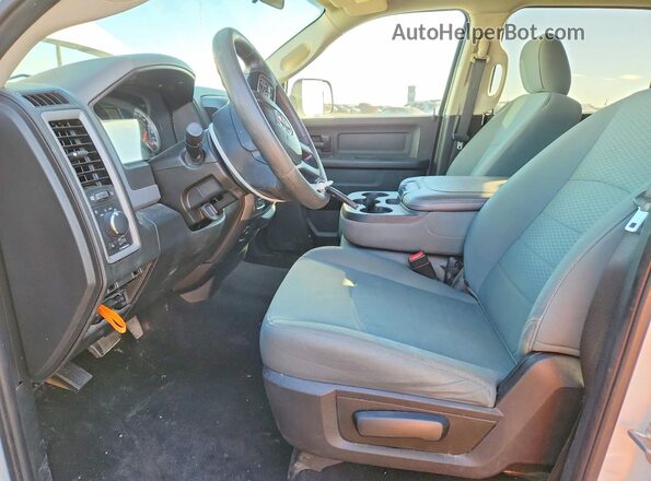 1C6RR7SMXJS298351 2018 DODGE RAM Белый Вид салона спереди