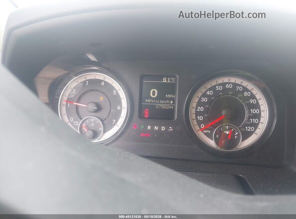 1C6RR7ST5KS543534 2019 RAM 1500 CLASSIC White Vista de los asientos traseros