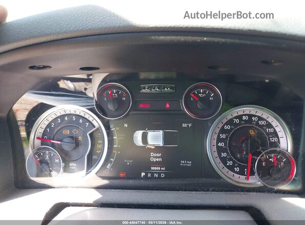 1C6RR7TT5JS118697 2018 RAM 1500 Silver Հետևի նստատեղերի տեսք