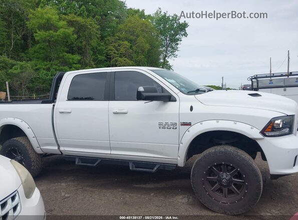 1C6RR7UT1HS716469 2017 RAM 1500 White Vista interior trasera